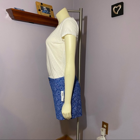 Old Navy Short Shorts - Picture 4 of 11